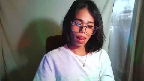 sluttypatotie online show from 10/21/25, 03:02