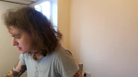 SluttySuzie17 online show from 05/17/26, 05:09