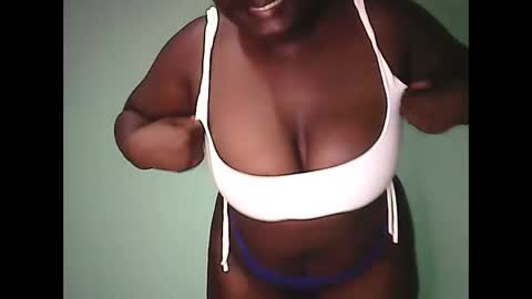 Snapshot of slutyebony186677 chatting on 11/12/25, 08:19 slutyebony186677 online show from 11/12/25, 08:19