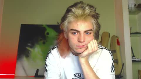 Gus online show from 09/10/25, 03:17