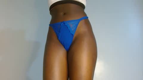 Snapshot of sly_rose chatting on 10/27/25, 01:48 sly_rose online show from 10/27/25, 01:48