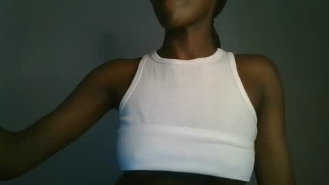 Snapshot of sly_rose chatting on 12/15/25, 08:02 sly_rose online show from 12/15/25, 08:02