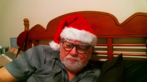 Snapshot of slydevil_sc chatting on 12/17/24, 08:01 Sly online show from 12/17/24, 08:01