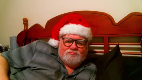 Snapshot of slydevil_sc chatting on 12/18/24, 06:32 Sly online show from 12/18/24, 06:32