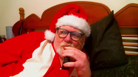 Snapshot of slydevil_sc chatting on 12/22/24, 01:44 Sly online show from 12/22/24, 01:44