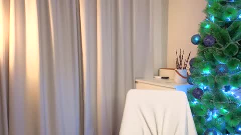 Lily online show from 01/05/26, 05:27