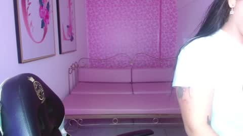 Snapshot of small__naughty chatting on 05/25/26, 01:06 Mariana Torres online show from 05/25/26, 01:06