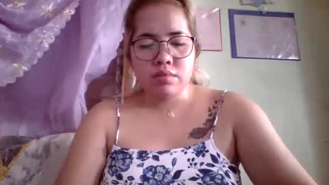 Snapshot of small_boobs59 chatting on 09/16/25, 03:29 Lovewella online show from 09/16/25, 03:29