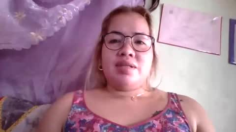 Snapshot of small_boobs59 chatting on 09/17/25, 04:36 Lovewella online show from 09/17/25, 04:36