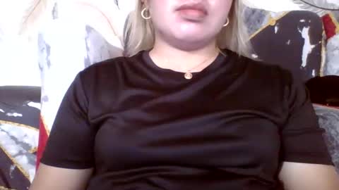 Snapshot of small_boobs59 chatting on 10/05/25, 08:01 Lovewella online show from 10/05/25, 08:01