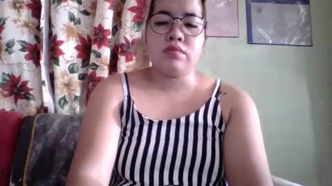 Snapshot of small_boobs59 chatting on 10/27/25, 02:15 Lovewella online show from 10/27/25, 02:15