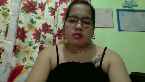 Snapshot of small_boobs59 chatting on 11/05/25, 10:26 Lovewella online show from 11/05/25, 10:26