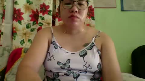 Snapshot of small_boobs59 chatting on 11/17/25, 12:38 Lovewella online show from 11/17/25, 12:38