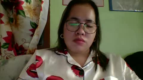 Snapshot of small_boobs59 chatting on 11/20/25, 02:34 Lovewella online show from 11/20/25, 02:34