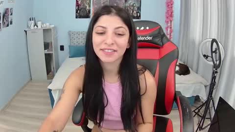 small_horny_girl online show from 10/04/25, 08:34