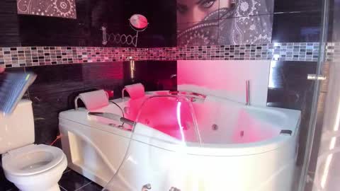 Snapshot of small_hot19 chatting on 09/24/25, 09:34 Small Hot19 online show from 09/24/25, 09:34