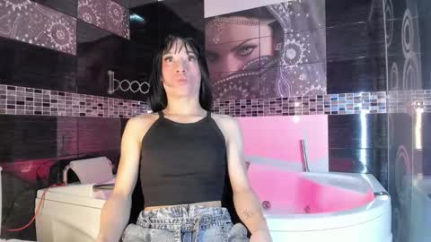 Snapshot of small_hot19 chatting on 10/05/25, 08:56 Small Hot19 online show from 10/05/25, 08:56