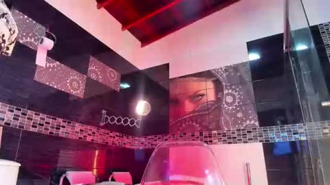 Snapshot of small_hot19 chatting on 10/24/25, 09:38 Small Hot19 online show from 10/24/25, 09:38