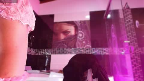 Snapshot of small_hot19 chatting on 01/10/26, 11:23 Small Hot19 online show from 01/10/26, 11:23