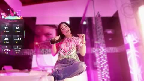 Snapshot of small_hot19 chatting on 02/03/26, 10:20 Small Hot19 online show from 02/03/26, 10:20