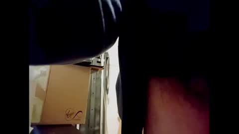 Snapshot of smallhairyuncut chatting on 01/21/25, 01:18 Small Hairy Uncut online show from 01/21/25, 01:18