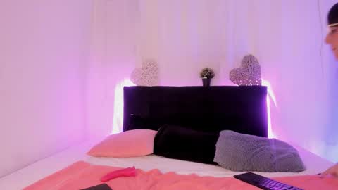 Snapshot of smallsweets_ chatting on 09/10/25, 12:16 smallsweets_ online show from 09/10/25, 12:16