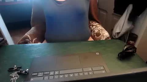 Snapshot of smalltowntrouble chatting on 02/21/26, 01:45 smalltowntrouble online show from 02/21/26, 01:45