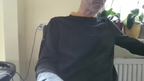 Snapshot of smart_sex69 chatting on 10/20/25, 09:54 smart_sex69 online show from 10/20/25, 09:54