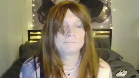 Snapshot of smashingsamantha chatting on 10/05/25, 09:13 SmashingSamantha online show from 10/05/25, 09:13