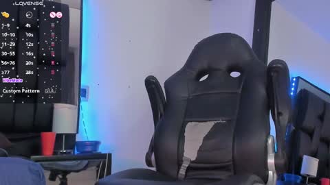 Snapshot of smiith_jade chatting on 02/01/25, 01:02 Jade Smiith online show from 02/01/25, 01:02