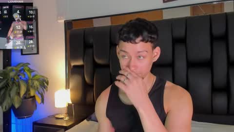 Snapshot of smiith_jade chatting on 10/16/25, 10:44 Jade Smiith online show from 10/16/25, 10:44