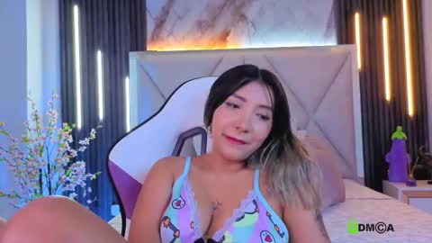 smile__1 online show from 11/21/25, 12:48