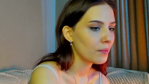 Bella online show from 09/17/25, 10:28