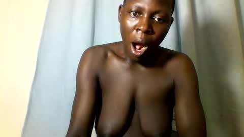 Snapshot of smilecuty chatting on 10/27/25, 01:31 Nancy Akinyi Otieno online show from 10/27/25, 01:31