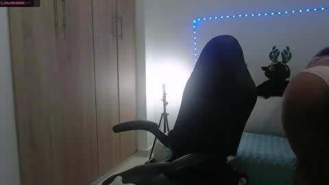 Snapshot of smilet_milf chatting on 12/25/24, 01:30 Smileth online show from 12/25/24, 01:30
