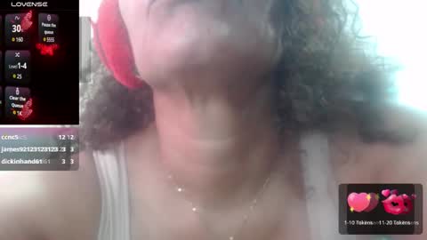 Snapshot of smilet_milf chatting on 01/02/25, 04:02 Smileth online show from 01/02/25, 04:02
