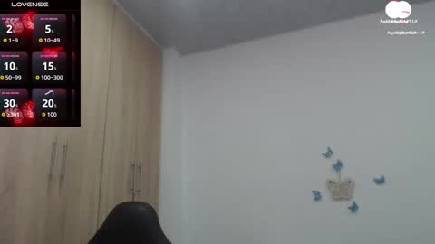 Snapshot of smilet_milf chatting on 02/08/25, 04:04 Smileth online show from 02/08/25, 04:04