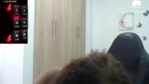 Snapshot of smilet_milf chatting on 02/13/25, 11:39 Smileth online show from 02/13/25, 11:39