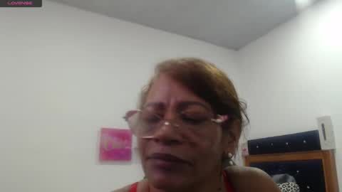 Snapshot of smilet_milf chatting on 01/09/26, 12:41 Smileth online show from 01/09/26, 12:41