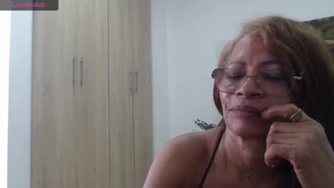 Snapshot of smilet_milf chatting on 03/20/26, 05:07 Smileth online show from 03/20/26, 05:07
