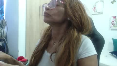 Snapshot of smilet_milf chatting on 04/19/26, 02:38 Smileth online show from 04/19/26, 02:38