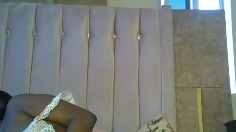 Snapshot of smiley_berry chatting on 10/27/25, 03:21 smiley_berry online show from 10/27/25, 03:21