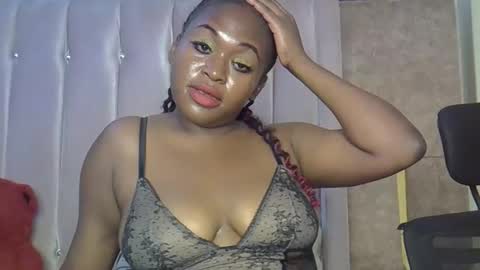 Snapshot of smiley_berry chatting on 10/31/25, 02:12 smiley_berry online show from 10/31/25, 02:12