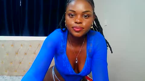 Snapshot of smiley_chocolate chatting on 02/25/26, 08:35 Smiley chocolate online show from 02/25/26, 08:35