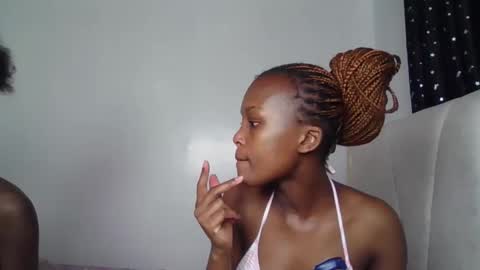 smiley luv1 online show from 01/09/26, 07:44