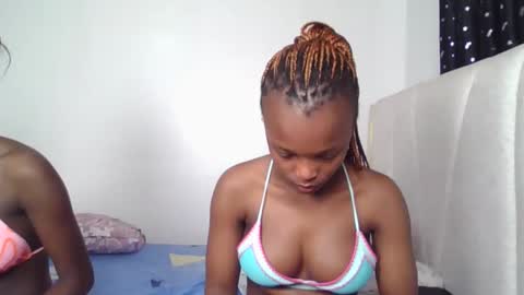 smiley luv1 online show from 01/12/26, 07:57