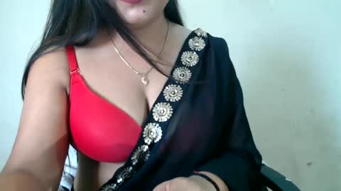 Snapshot of smiley_queen99 chatting on 06/30/26, 09:54 smiley online show from 06/30/26, 09:54