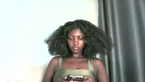 Snapshot of smileykesh chatting on 09/19/25, 06:15 smileykesh online show from 09/19/25, 06:15