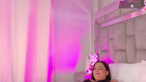      online show from 10/17/25, 06:43