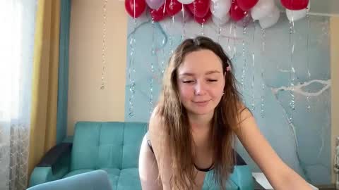 Snapshot of smiling_riddle chatting on 02/13/25, 12:00 smiling_riddle online show from 02/13/25, 12:00